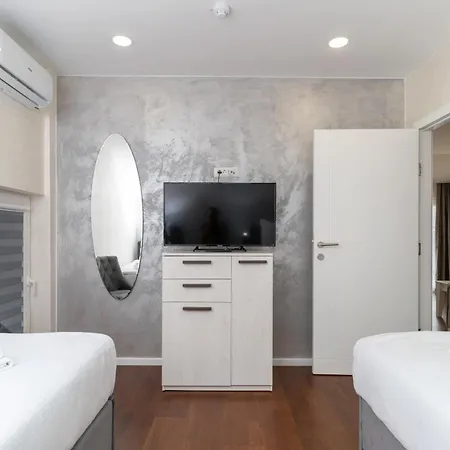 호텔 Ornament And *