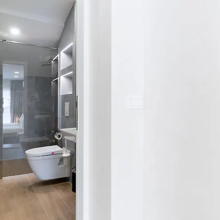 Hotel Ornament And Saraievo