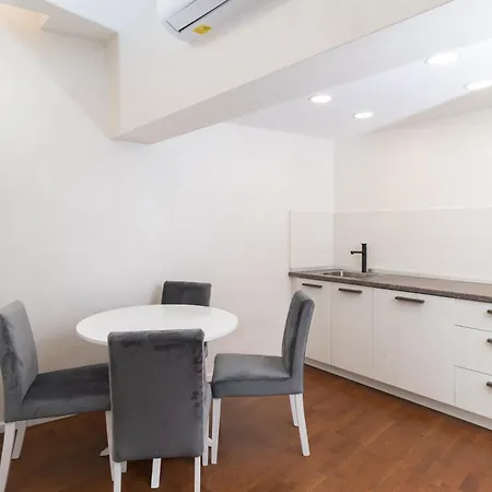 호텔 Ornament And *