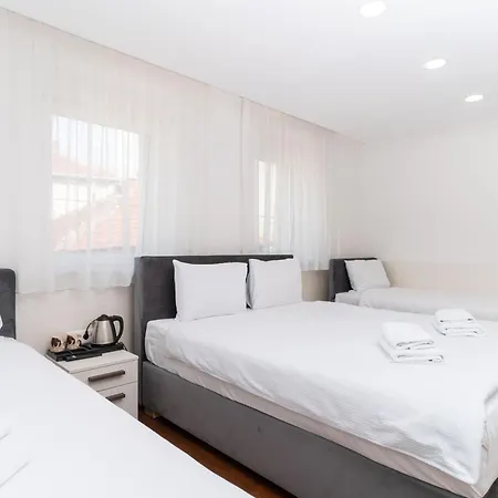 호텔 Ornament And *