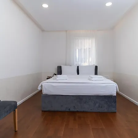 Hotel Ornament And Saraievo