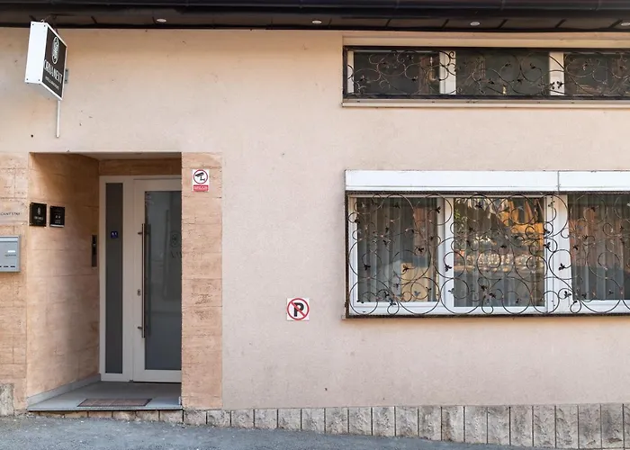 Hotel Ornament And Saraievo