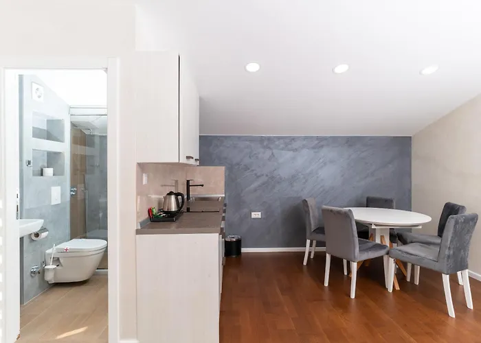 Ornament And Hotel *