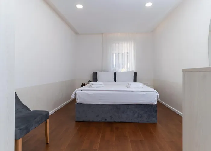 Hotel Ornament And Saraievo